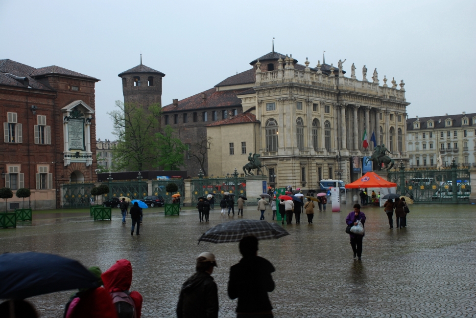 La Santa Sindone - 17 Aprile 2010 Pioggia_027.JPG